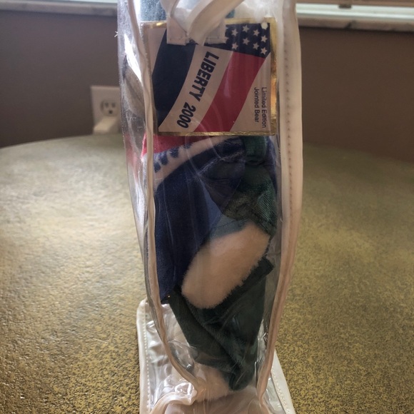 RARE Statue of Liberty Bear 🗽 - Picture 4 of 7
